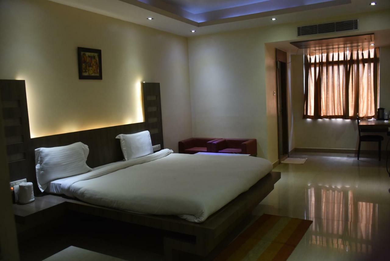 Hotel Saraswati Inn Aurangabad  Экстерьер фото